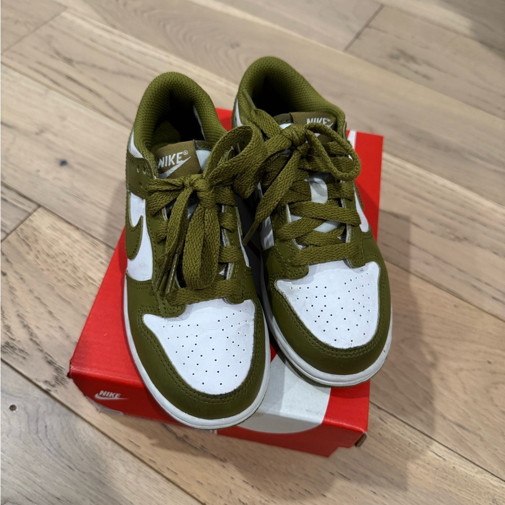 Nike Dunk Low Moss Green - Picture 3 of 3